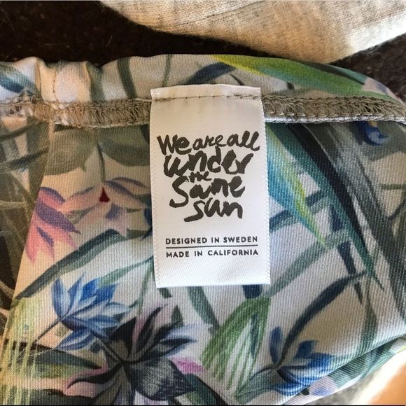 Under the same sun yoga crop top, size L - Picture 7 of 9